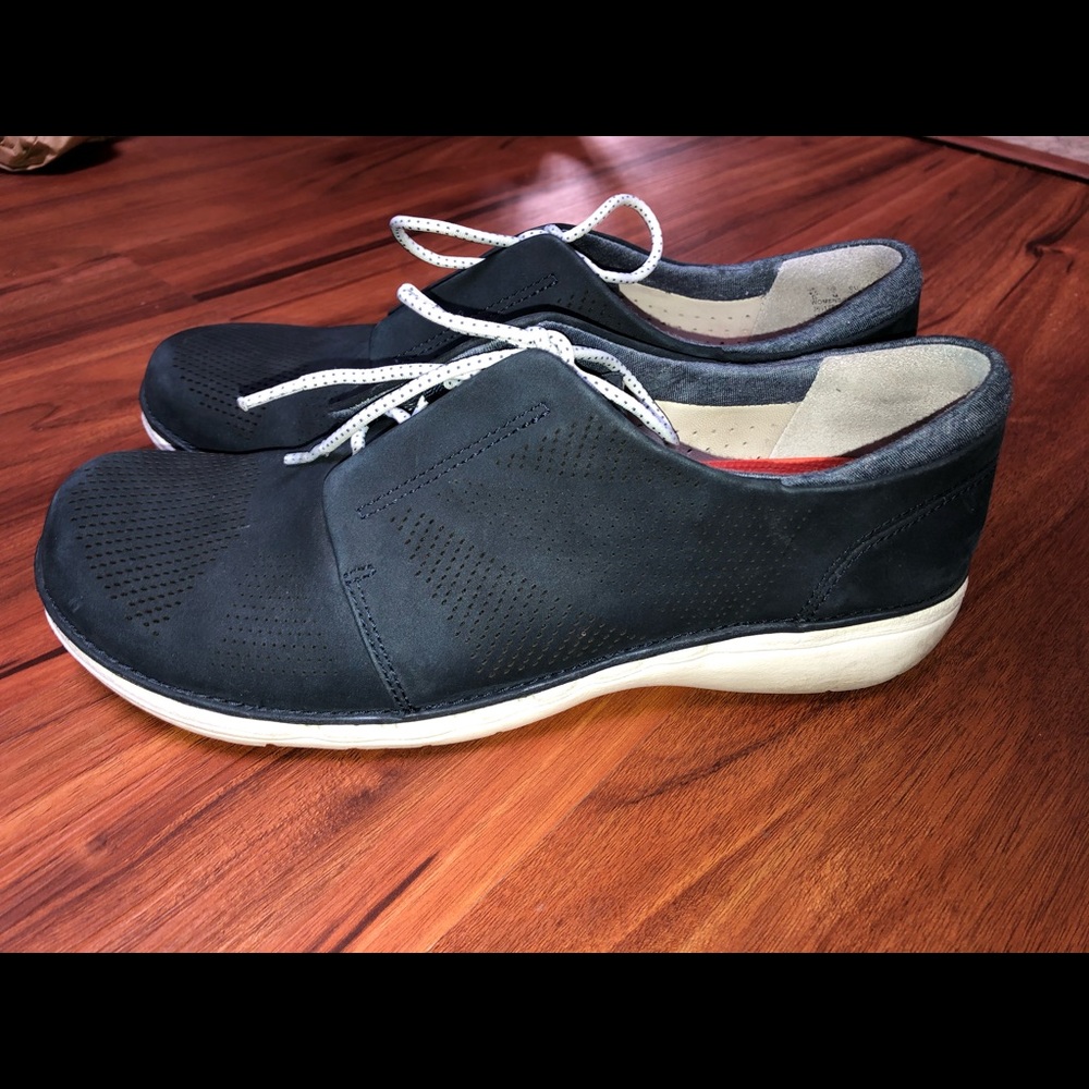 Clark’s Artisan Sneakers